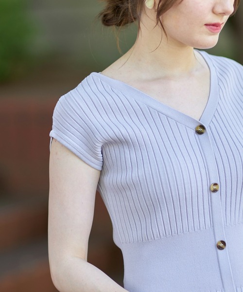 tocco closet（トッコ　クローゼット）の「フロント飾り釦付きフレンチスリーブリブニットワンピース（ワンピース・レディース・モカ/ラベンダー・M）」の20枚目の写真