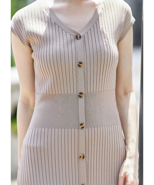 tocco closet（トッコ　クローゼット）の「フロント飾り釦付きフレンチスリーブリブニットワンピース（ワンピース・レディース・モカ/ラベンダー・M）」の22枚目の写真