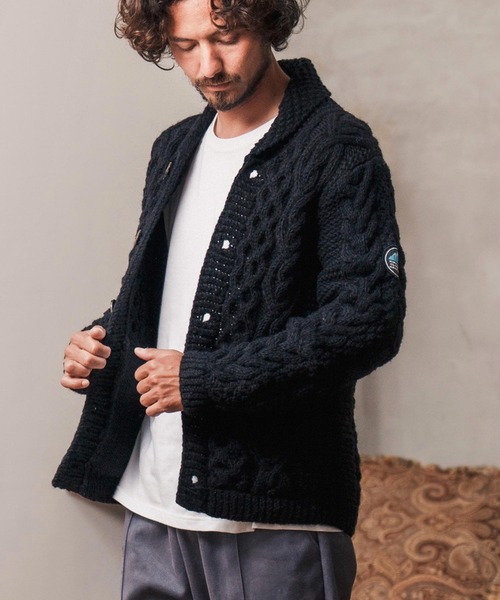 CAMBIO(カンビオ)の「mcg3074-【HIMALAYAN CLIMBERS HAND-KNIT】手編みショールカーディガン(カーディガン/ボレロ・メンズ・ブルー/レッド/パープル系その他/コーラルピンク/ブラック/ホワイト系その他/キャメル・M/LL/L)」の3枚目の写真