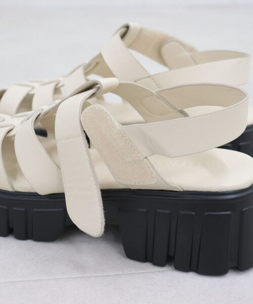 fredy emue（フレディエミュ）の「ライトソールボリュームグルカサンダル（サンダル・レディース・オフホワイト/ブラック・S/M/L）」の10枚目の写真