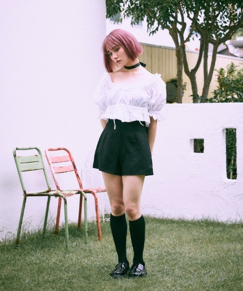 FickleBebe(フィクルベベ)の「フリルオフショルダーブラウス(シャツ/ブラウス・レディース・A/ブラック/ホワイト・0/1)」の5枚目の写真