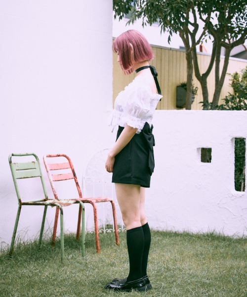 FickleBebe(フィクルベベ)の「フリルオフショルダーブラウス(シャツ/ブラウス・レディース・A/ブラック/ホワイト・0/1)」の6枚目の写真