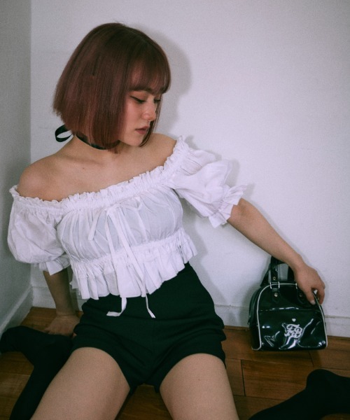FickleBebe(フィクルベベ)の「フリルオフショルダーブラウス(シャツ/ブラウス・レディース・A/ブラック/ホワイト・0/1)」の15枚目の写真