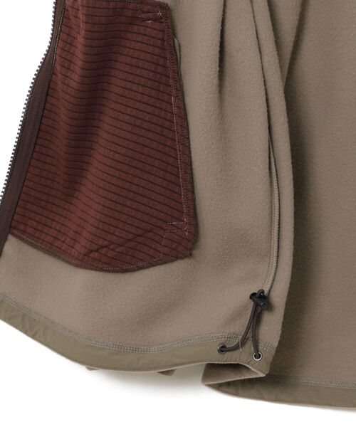 WILD THINGS(ワイルドシングス)の「<UNISEX>WILD THINGS × BEAMS GOLF / 別注 POLARTEC(R) フリース パーカ(ブルゾン・メンズ・ブラック/ベージュ・S/M/L)」の13枚目の写真