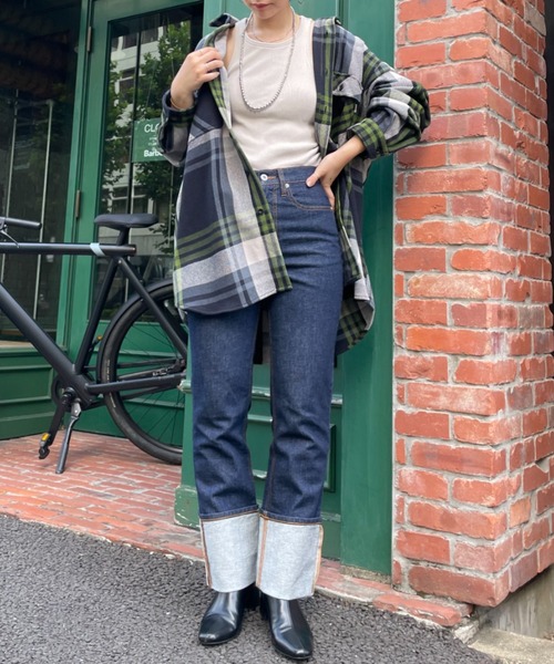 CIAOPANIC（チャオパニック）の「ロールアップデニムKATER（デニムパンツ・レディース・ブラック/ブルー・SMALL/MEDIUM）」の11枚目の写真