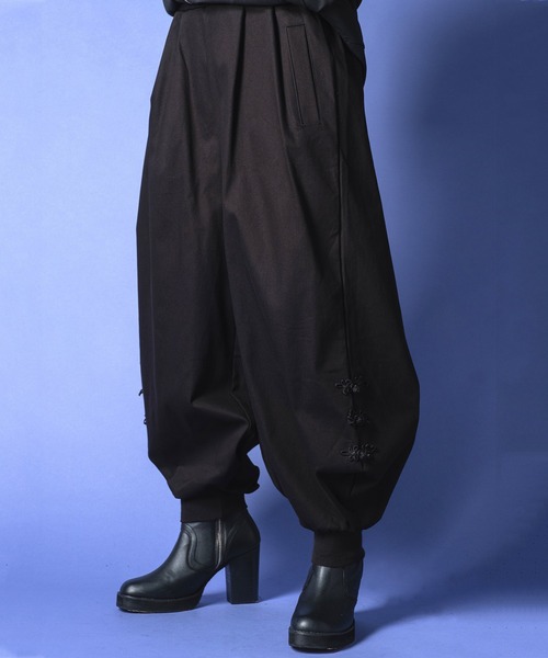 ankoROCK(アンコロック)の「チャイナボタンバルーンリブワイドパンツ -メガ-(その他パンツ・メンズ・ブラック×ホワイト/ブラック・ONE SIZE)」の2枚目の写真