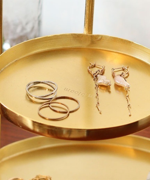 BIRTHDAY BAR（バースデイバー）の「in bloom｜ ツーレイヤートレイ（収納グッズ・レディース・ゴールド・フリー）」の3枚目の写真