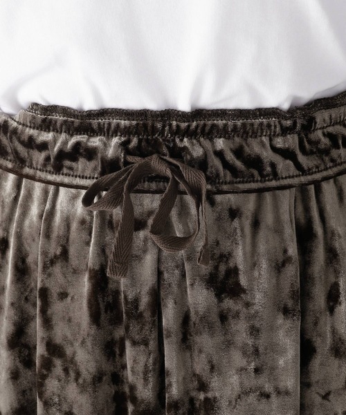 niko and...（ニコアンド）の「ベロアロングフレアスカート（スカート・レディース・グレー/ブラウン/グリーン・FREE）」の15枚目の写真