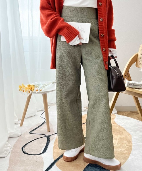 classicalelf（クラシカルエルフ）の「品良くスタイルUP。ぽこぽこエンボス花柄ワイドパンツ（その他パンツ・レディース・ブラック/グリーン/グレイッシュベージュ・SMALL/MEDIUM/LARGE/X-LARGE）」の17枚目の写真