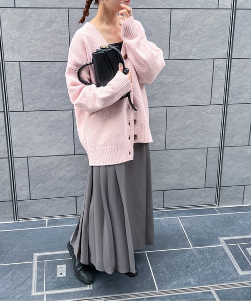 feepur（フェピュール）の「サイドプリーツロングスカート（スカート・レディース・ブラック/グレー/ブラウン・MEDIUM）」の4枚目の写真