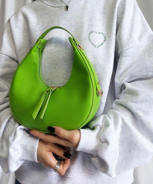 me+em select（ミームセレクト）の「※※【 ２ｗａｙ 】ハーフムーンフォルムハンドバッグ（ハンドバッグ・レディース・ブラック/アイボリー/グリーン/オレンジ・FREE）」の3枚目の写真