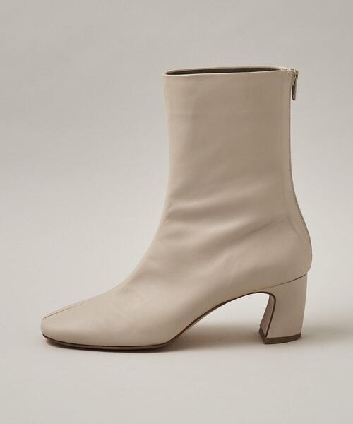 ODETTE E ODILE（オデットエオディール）の「センターシーム ショートブーツ60↓↑（ブーツ・レディース・ブラック/ベージュ/シルバー・22cm/22.5cm/23cm/23.5cm/24cm/24.5cm/25cm/21.5cm）」の6枚目の写真