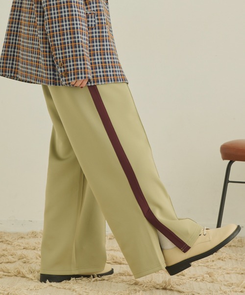 MERLOT（メルロー）の「ラインスリットパンツ（スラックス・レディース・ブラック/グレイッシュベージュ・FREE）」の16枚目の写真