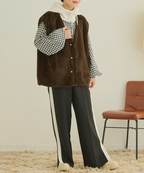 MERLOT（メルロー）の「ラインスリットパンツ（スラックス・レディース・ブラック/グレイッシュベージュ・FREE）」の9枚目の写真