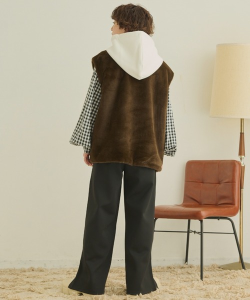 MERLOT（メルロー）の「ラインスリットパンツ（スラックス・レディース・ブラック/グレイッシュベージュ・FREE）」の11枚目の写真