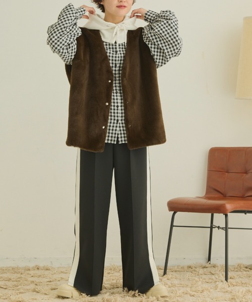 MERLOT（メルロー）の「ラインスリットパンツ（スラックス・レディース・ブラック/グレイッシュベージュ・FREE）」の8枚目の写真