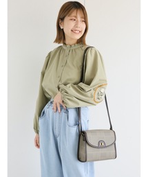 袖刺繍ブラウス