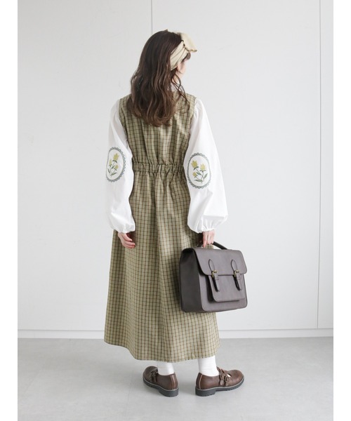 ehka sopo(エヘカソポ)の「袖刺繍ブラウス(シャツ/ブラウス・レディース・オフホワイト/グリーン/キナリ・フリ-)」の18枚目の写真
