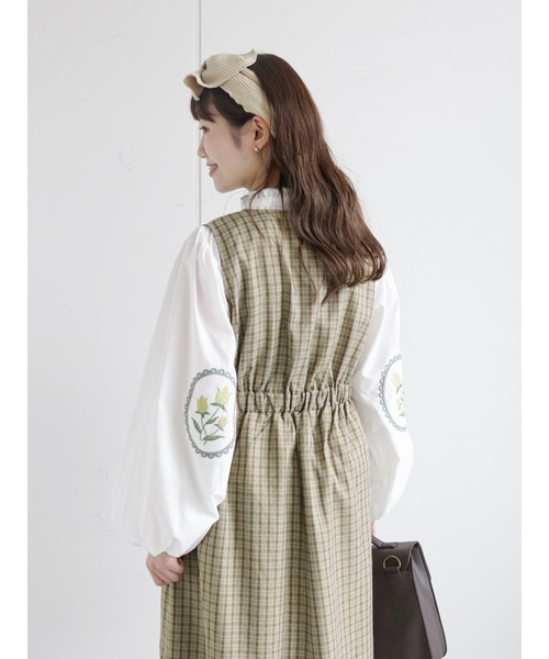 ehka sopo(エヘカソポ)の「袖刺繍ブラウス(シャツ/ブラウス・レディース・オフホワイト/グリーン/キナリ・フリ-)」の20枚目の写真