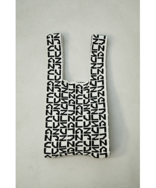 AZUL by moussy(アズールバイマウジー)の「MONOGRAM KNIT MARCHE BAG/モノグラムニットマルシェバッグ(ショルダーバッグ・メンズ・ホワイト系その他/ブラック系その他・FREE)」の1枚目の写真