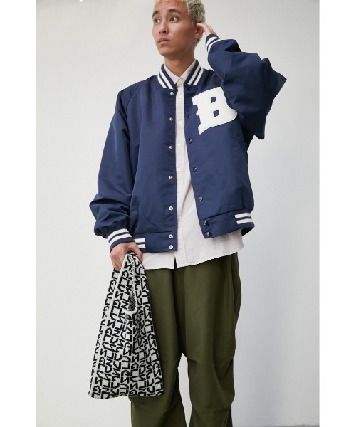 AZUL by moussy(アズールバイマウジー)の「MONOGRAM KNIT MARCHE BAG/モノグラムニットマルシェバッグ(ショルダーバッグ・メンズ・ホワイト系その他/ブラック系その他・FREE)」の4枚目の写真