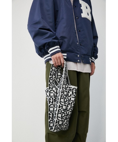 AZUL by moussy(アズールバイマウジー)の「MONOGRAM KNIT MARCHE BAG/モノグラムニットマルシェバッグ(ショルダーバッグ・メンズ・ホワイト系その他/ブラック系その他・FREE)」の5枚目の写真
