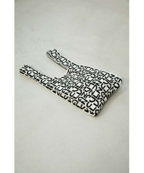 AZUL by moussy(アズールバイマウジー)の「MONOGRAM KNIT MARCHE BAG/モノグラムニットマルシェバッグ(ショルダーバッグ・メンズ・ホワイト系その他/ブラック系その他・FREE)」の12枚目の写真