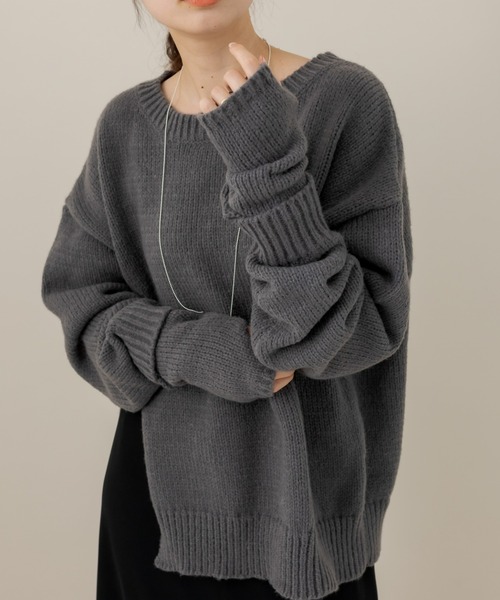 mline（エムライン）の「[mline]アームカバー付スリットニット（ニット/セーター・レディース・チャコールグレー/ライトグレー/パープル・FREE）」の2枚目の写真