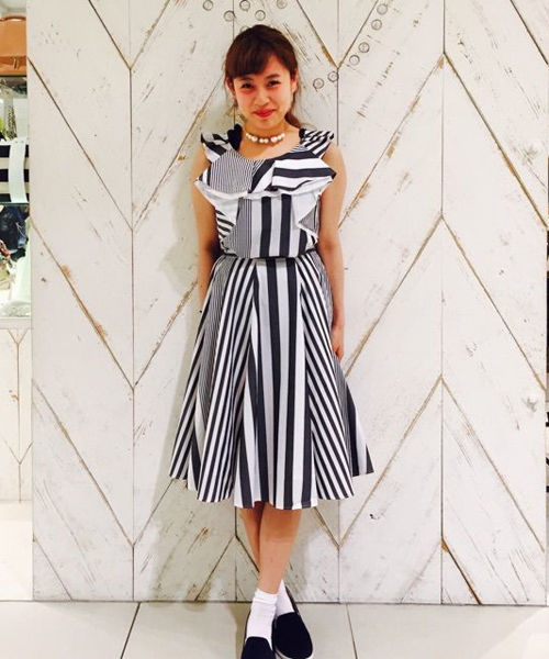 DISCOAT(ディスコート)の「【Discoat】ランダムストライプノースリブラウス(シャツ/ブラウス・レディース・ブルー/スミクロ・LARGE/MEDIUM)」の11枚目の写真