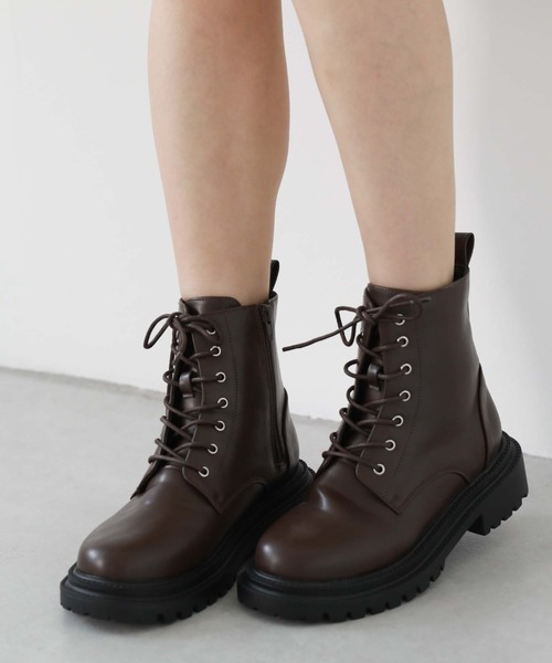 archives(アルシーヴ)の「レースアップブーツ(ブーツ・レディース・ブラウン/ブラック・MEDIUM/LARGE)」の1枚目の写真