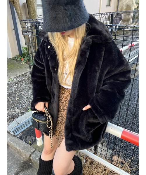 WC（ダブル シー）の「オーバーフェイクファーコート（ムートンコート・レディース・ライトグリーン/ブラウン系その他/ブラック・FREE）」の2枚目の写真