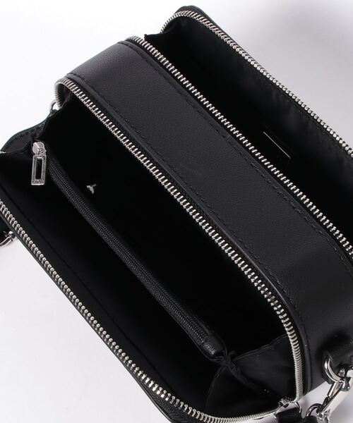 Guess(ゲス)の「LEWISTOWN Double Zip Crossbody(ショルダーバッグ・レディース・ブラック/ライトピンク/ホワイト・ONE SIZE)」の16枚目の写真
