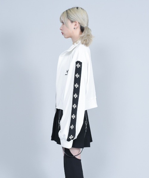 REFLEM(レフレム)の「『REFLEM/レフレム』クロップドラインジャージ(ジャージ・レディース・ブラック/ホワイト・FREE)」の9枚目の写真