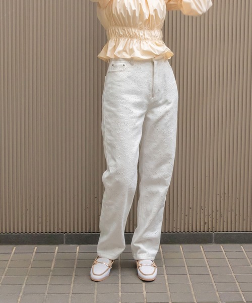 RANDA(ランダ)の「ハイウエストストレートデニム(デニムパンツ・レディース・ブラック/ブルー/ホワイト・0/1)」の2枚目の写真