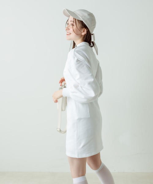 OLIVE des OLIVE(オリーブデオリーブ)の「プチハイスウェットワンピース(ワンピース・レディース・オートミール/オフホワイト/ネイビー・FREE)」の8枚目の写真