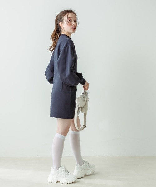 OLIVE des OLIVE(オリーブデオリーブ)の「プチハイスウェットワンピース(ワンピース・レディース・オートミール/オフホワイト/ネイビー・FREE)」の21枚目の写真