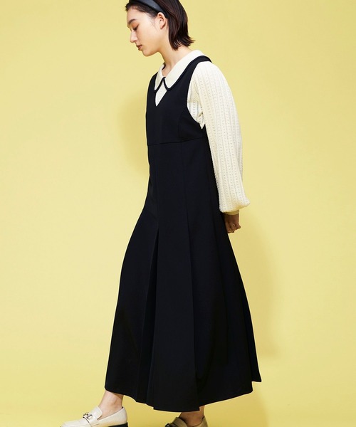 FOREVER 21(フォーエバー トゥエンティーワン)の「【FEMININE】プリーツ深Vネックジャンスカ(ワンピース・レディース・ベージュ/ブラック・MEDIUM/SMALL)」の4枚目の写真