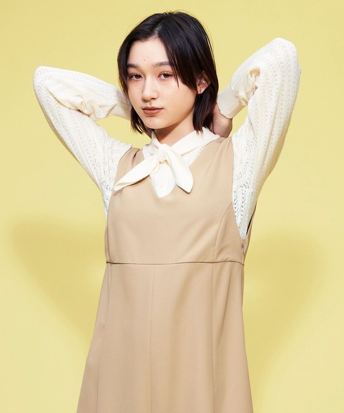 FOREVER 21(フォーエバー トゥエンティーワン)の「【FEMININE】プリーツ深Vネックジャンスカ(ワンピース・レディース・ベージュ/ブラック・MEDIUM/SMALL)」の7枚目の写真