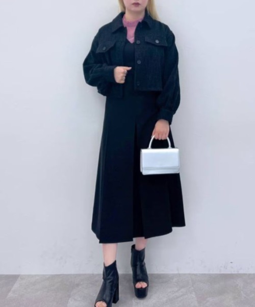 FOREVER 21(フォーエバー トゥエンティーワン)の「【FEMININE】プリーツ深Vネックジャンスカ(ワンピース・レディース・ベージュ/ブラック・MEDIUM/SMALL)」の13枚目の写真