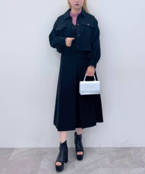 FOREVER 21(フォーエバー トゥエンティーワン)の「【FEMININE】プリーツ深Vネックジャンスカ(ワンピース・レディース・ベージュ/ブラック・MEDIUM/SMALL)」の14枚目の写真