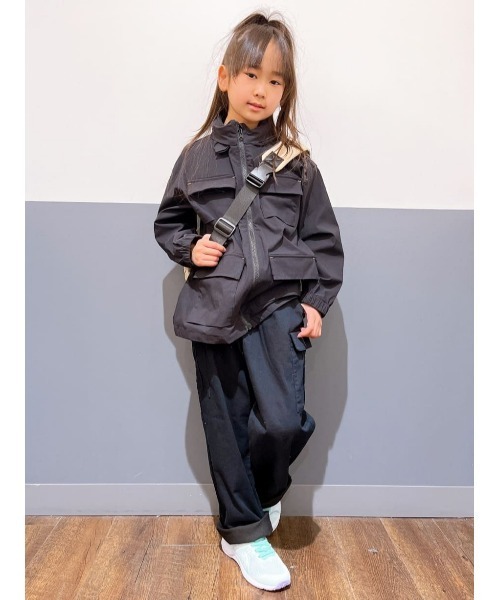 Right-on(ライトオン)の「洗えるスリングバッグ(ボディバッグ/ウエストポーチ・キッズ・ブラック/ベージュ・ONE SIZE)」の8枚目の写真