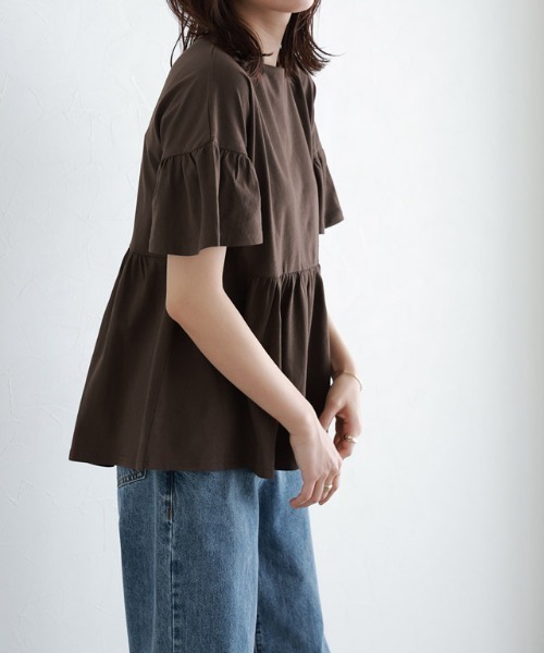 Pierrot（ピエロ）の「綿100％ ギャザーフリルスリーブTシャツ（Tシャツ/カットソー・レディース・ブラック/ライトグレー/ネイビー/オフホワイト/ブルー系その他/パープル系その他/グレイッシュベージュ/チャコール/ブラウン/オリーブ/ミント/イエロー系その他・M/L）」の5枚目の写真