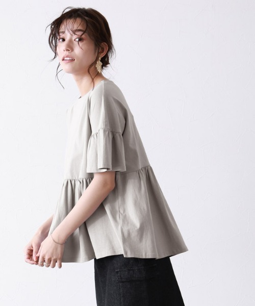 Pierrot（ピエロ）の「綿100％ ギャザーフリルスリーブTシャツ（Tシャツ/カットソー・レディース・ブラック/ライトグレー/ネイビー/オフホワイト/ブルー系その他/パープル系その他/グレイッシュベージュ/チャコール/ブラウン/オリーブ/ミント/イエロー系その他・M/L）」の6枚目の写真