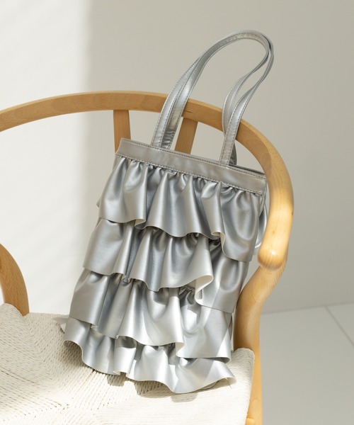 Birthday room（バースデイルーム）の「フェイクレザーフリルバッグ / fake leather frill bag（ショルダーバッグ・レディース・シルバー/ブラック・FREE）」の4枚目の写真