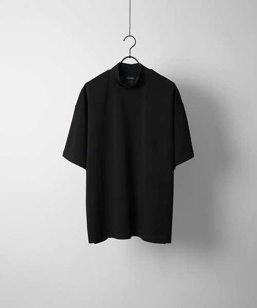 Confirm（コンファーム）の「ルーズシルエット モックネック ドレープとろみTシャツ【Confirm】2025SS（Tシャツ/カットソー・メンズ・ブラック/チャコールグレー/ホワイト・M/L）」の6枚目の写真