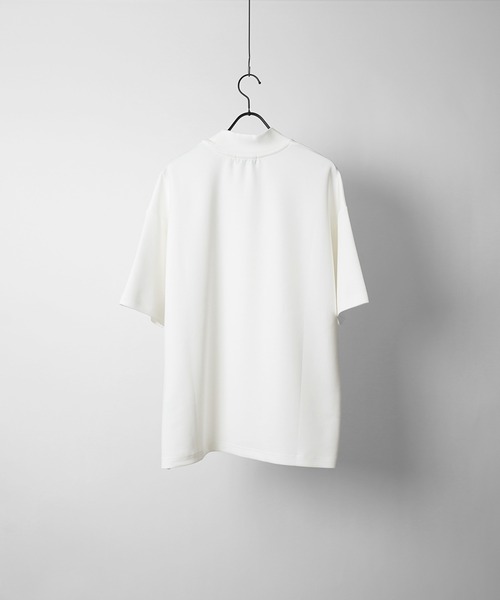 Confirm（コンファーム）の「ルーズシルエット モックネック ドレープとろみTシャツ【Confirm】2025SS（Tシャツ/カットソー・メンズ・ブラック/チャコールグレー/ホワイト・M/L）」の5枚目の写真