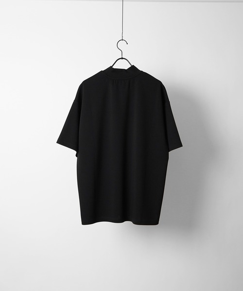 Confirm（コンファーム）の「ルーズシルエット モックネック ドレープとろみTシャツ【Confirm】2025SS（Tシャツ/カットソー・メンズ・ブラック/チャコールグレー/ホワイト・M/L）」の9枚目の写真