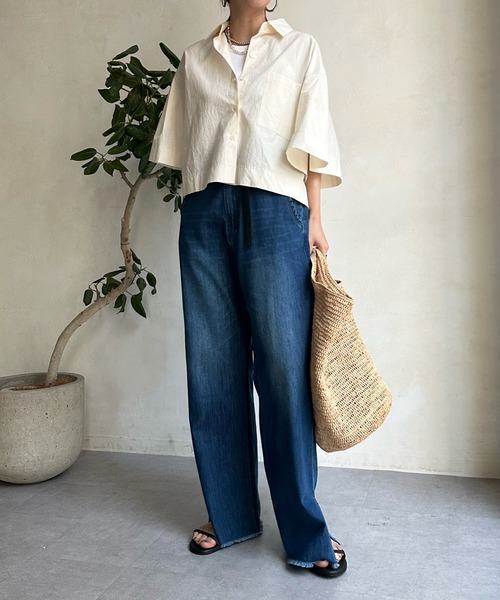 DouDou（ドゥドゥ）の「ライトオンス裾スリットデニム（デニムパンツ・レディース・スカイブルー/ブルー・36/38）」の11枚目の写真