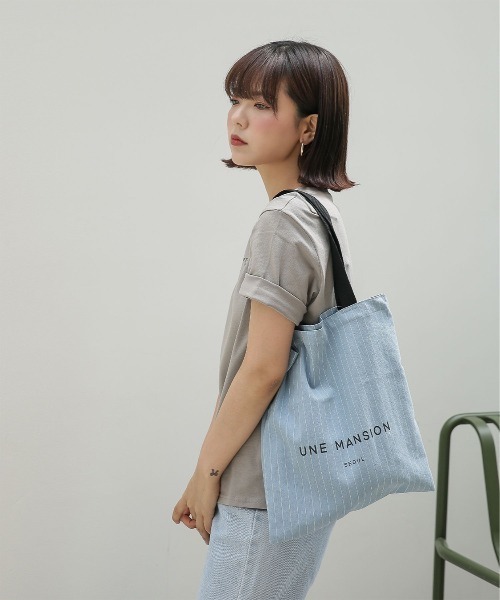 UNE MANSION（ユヌマンション）の「【UNE MADE】UNE MANSION ロゴデニムトートバッグ（トートバッグ・レディース・ライトブルー・ONE SIZE）」の3枚目の写真