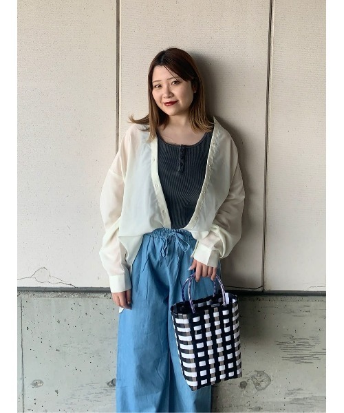 HONEYSUCKLE ROSE（ハニーサックルローズ）の「【HONEYSUCKLE ROSE】サラサラ冷感デニムワイド（デニムパンツ・レディース・ダークインディゴブルー/ライトインディゴブルー・L/M/S）」の21枚目の写真